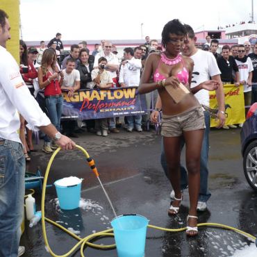 Donne e motori show