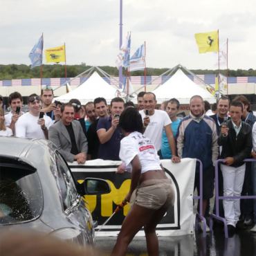 Donne e motori show